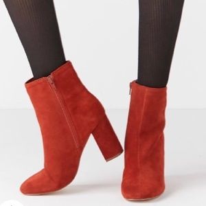 Urban Outfitters Rust Colored Ankle Bootie (Size 9)